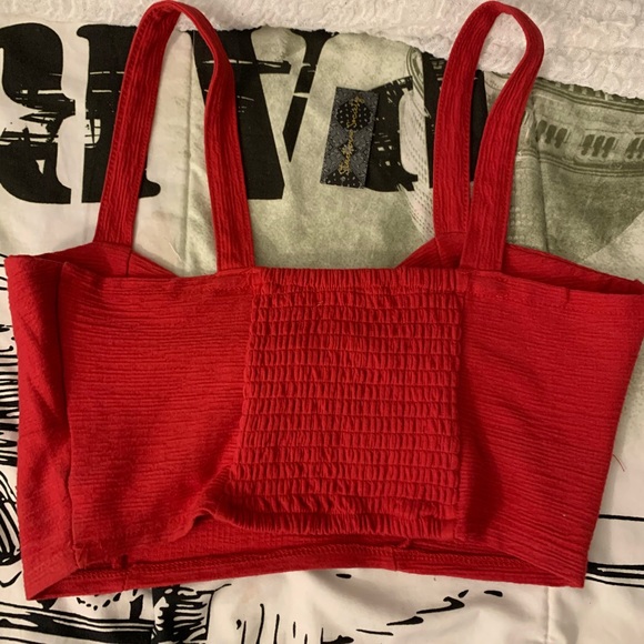 Crop top - Picture 2 of 4